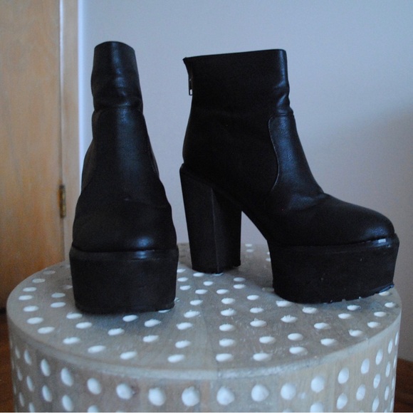 Deena & Ozzy Shoes - Deena & Ozzy platform boots!